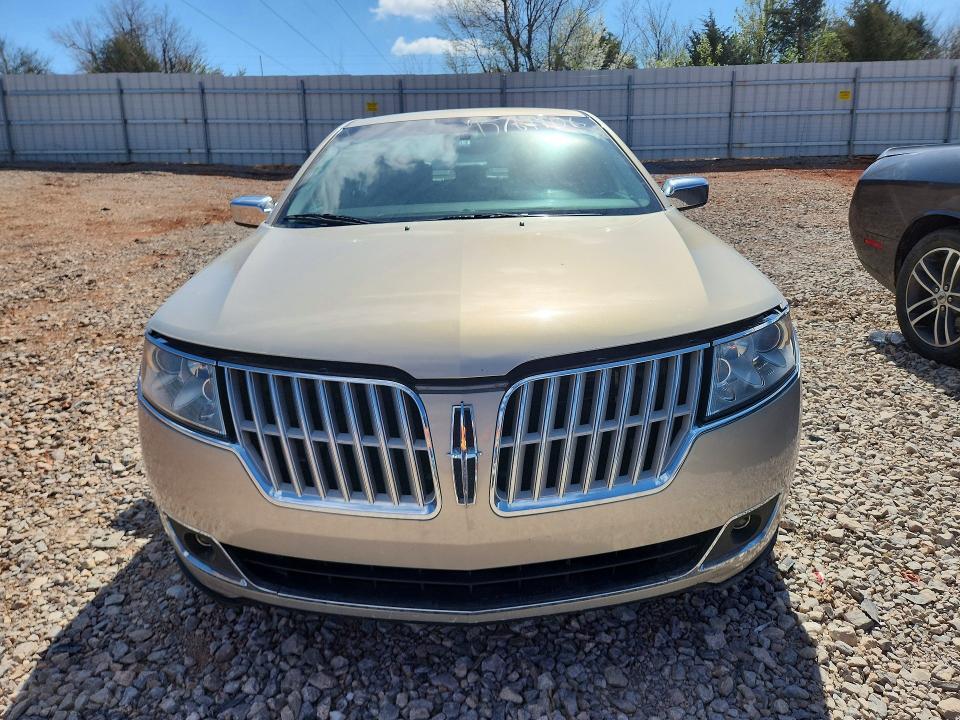 2010 Lincoln Townhouse MKZ