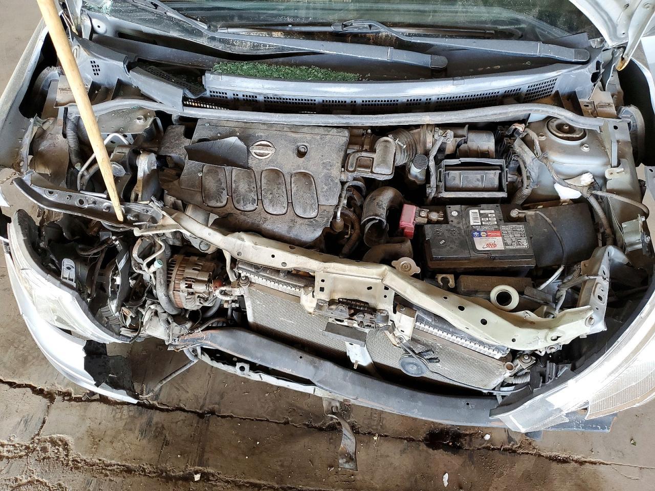 2010 Nissan Versa 1.8 s