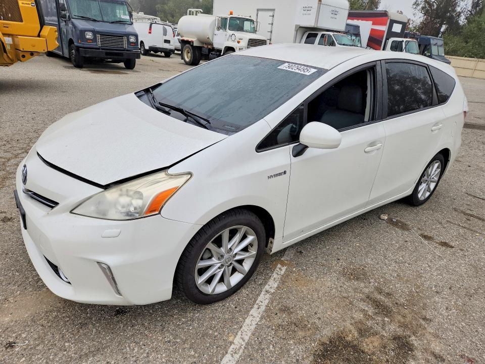 2014 Toyota Prius v Five