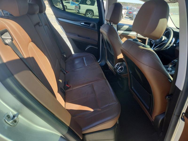 2018 Alfa Romeo Stelvio Sport
