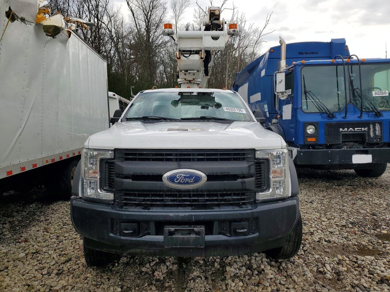 2019 Ford F-550 Super Duty-Dual Rear Wheel