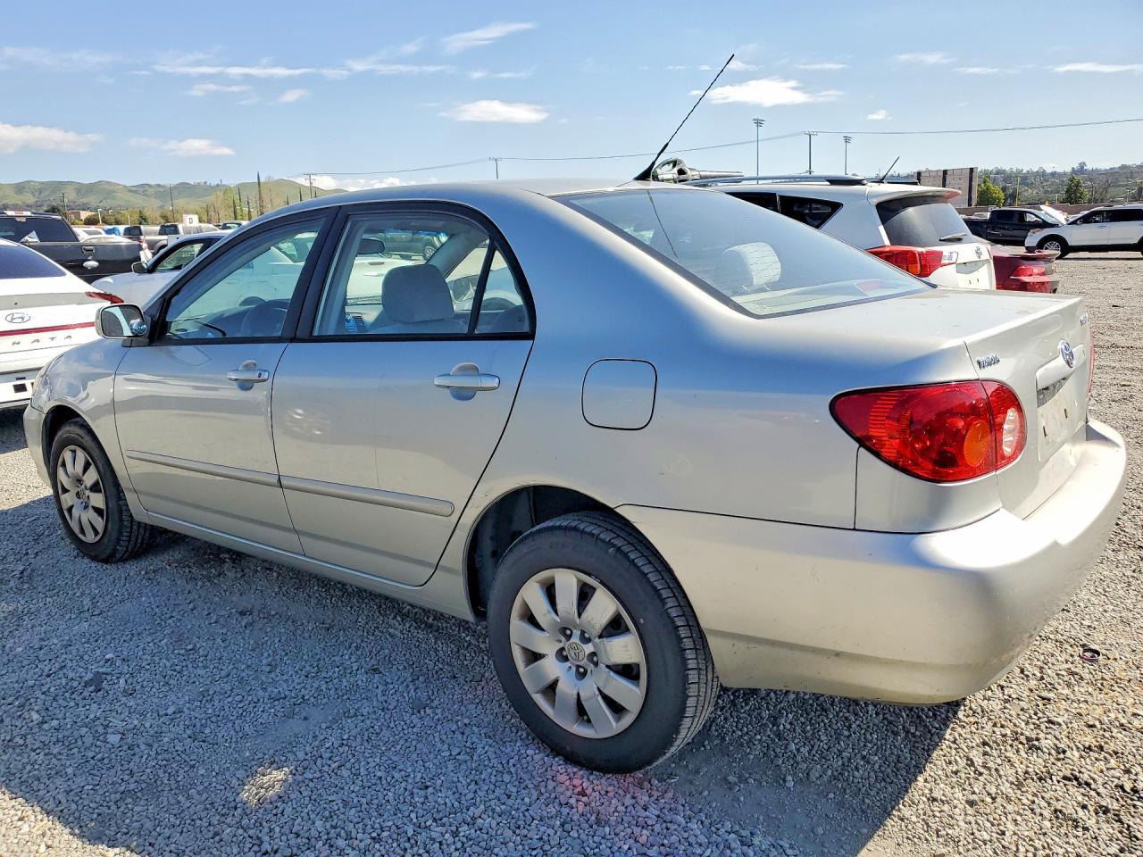 2004 Toyota Corolla le