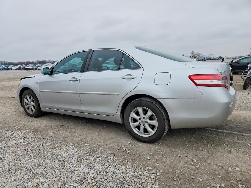2011 Toyota Camry le