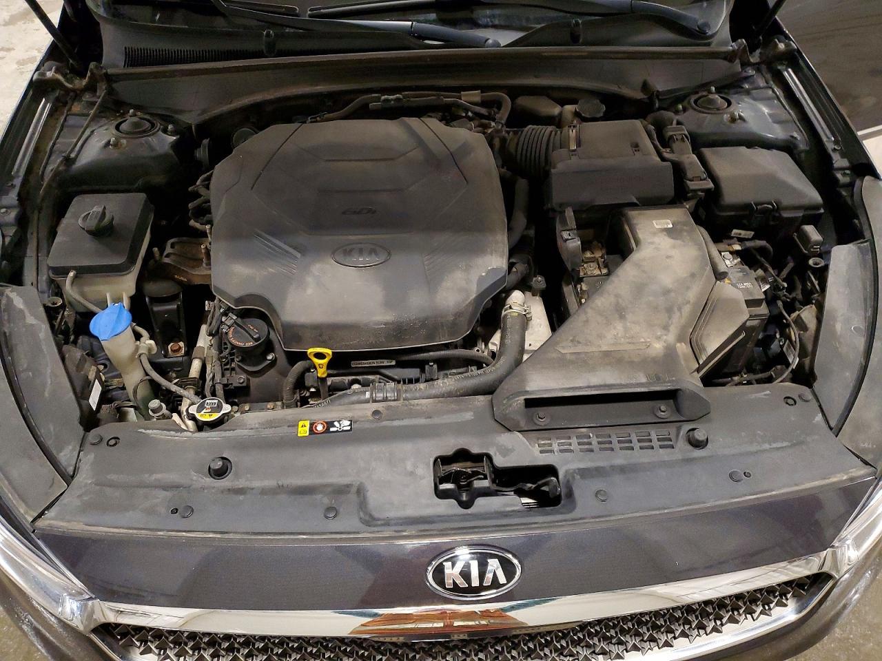 2017 KIA Cadenza Premium