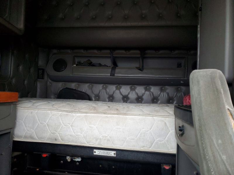 2005 Kenworth Construction T2000