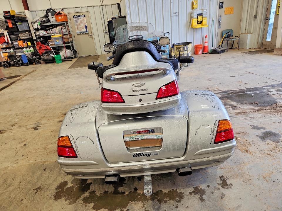 2005 Honda GL1800