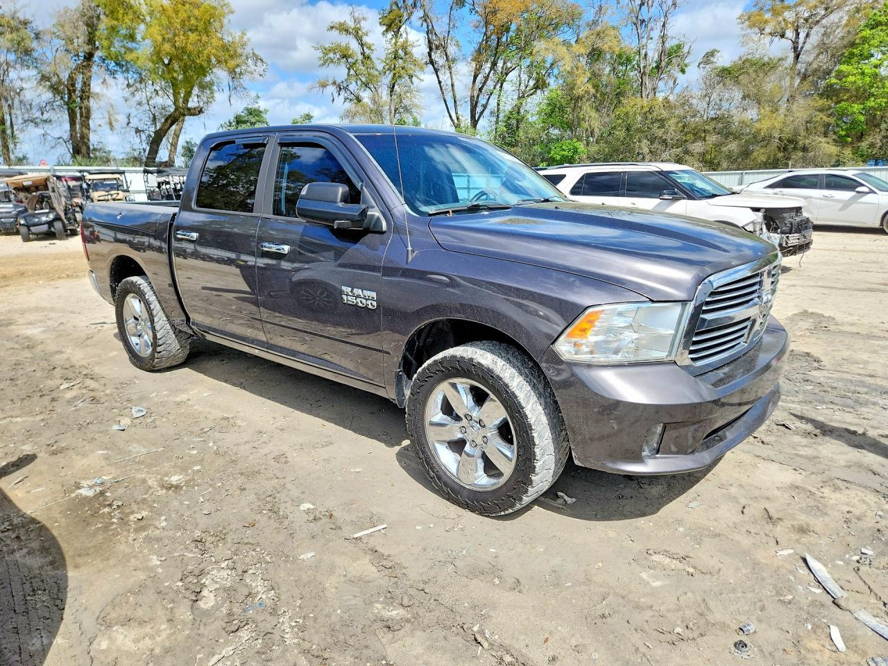 2015 Dodge RAM 1500 SLT