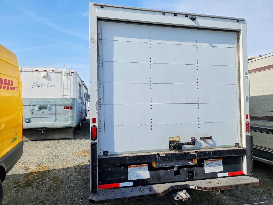 2020 GMC Savana BOX Truck