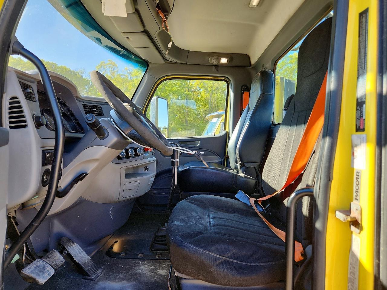 2017 Peterbilt 579 Semi Truck