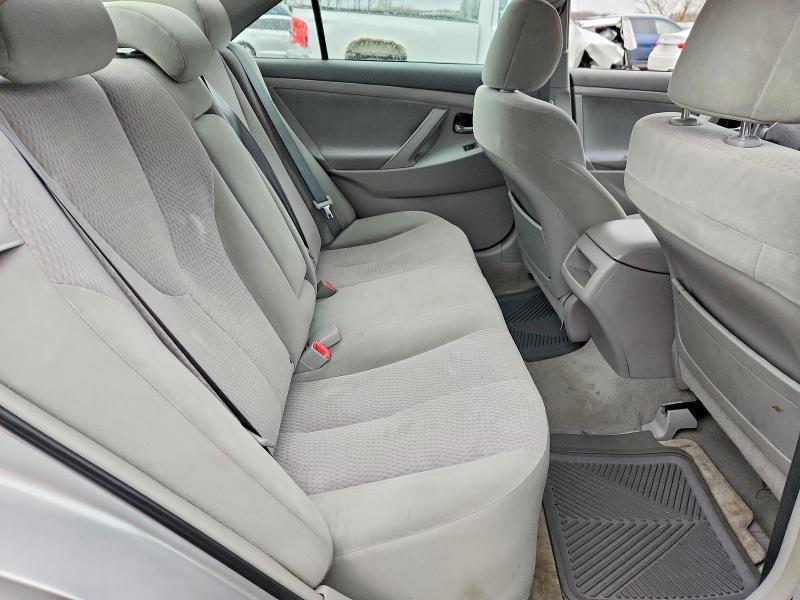 2010 Toyota Camry le