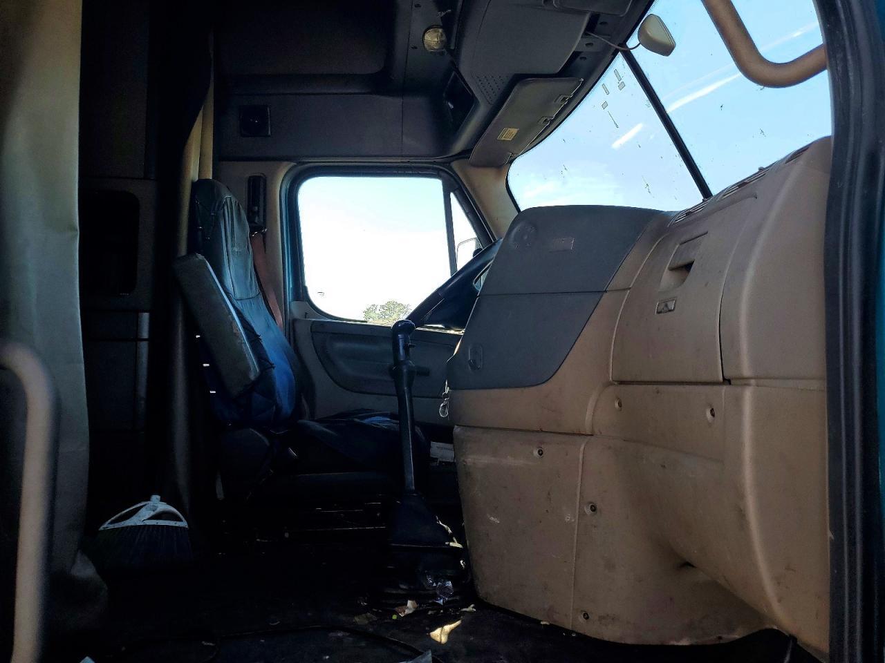 2016 Freigliner 2016 Freightliner Cascadia 125 Semi Truck