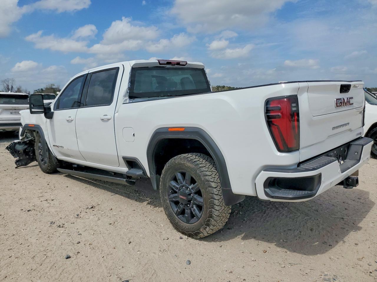 2024 GMC Sierra K2500 AT4