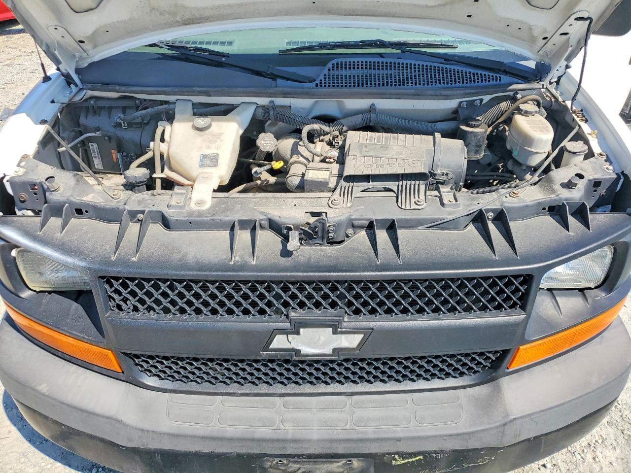 2015 Chev Express G2500 lt