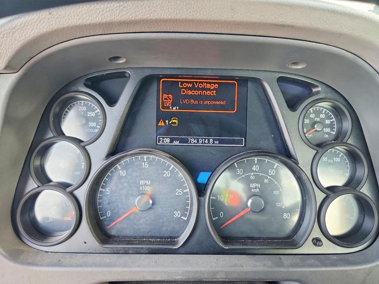 2017 Peterbilt 579 Semi Truck