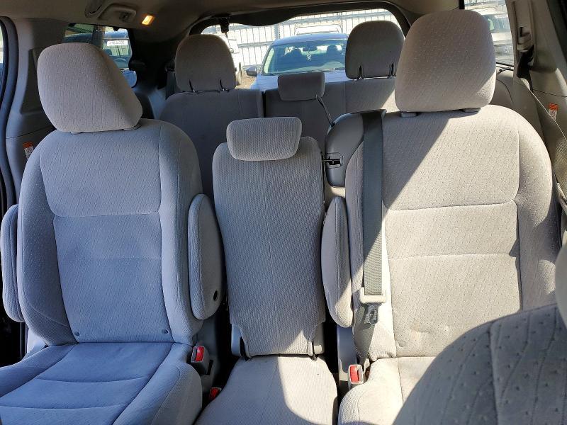 2017 Toyota Sienna le 8-passenger