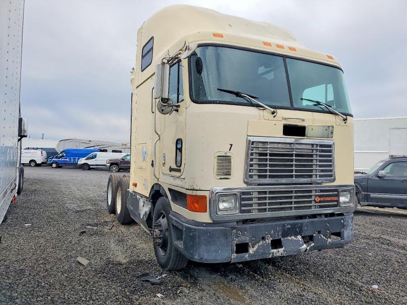 1997 International 9800 Semi Truck