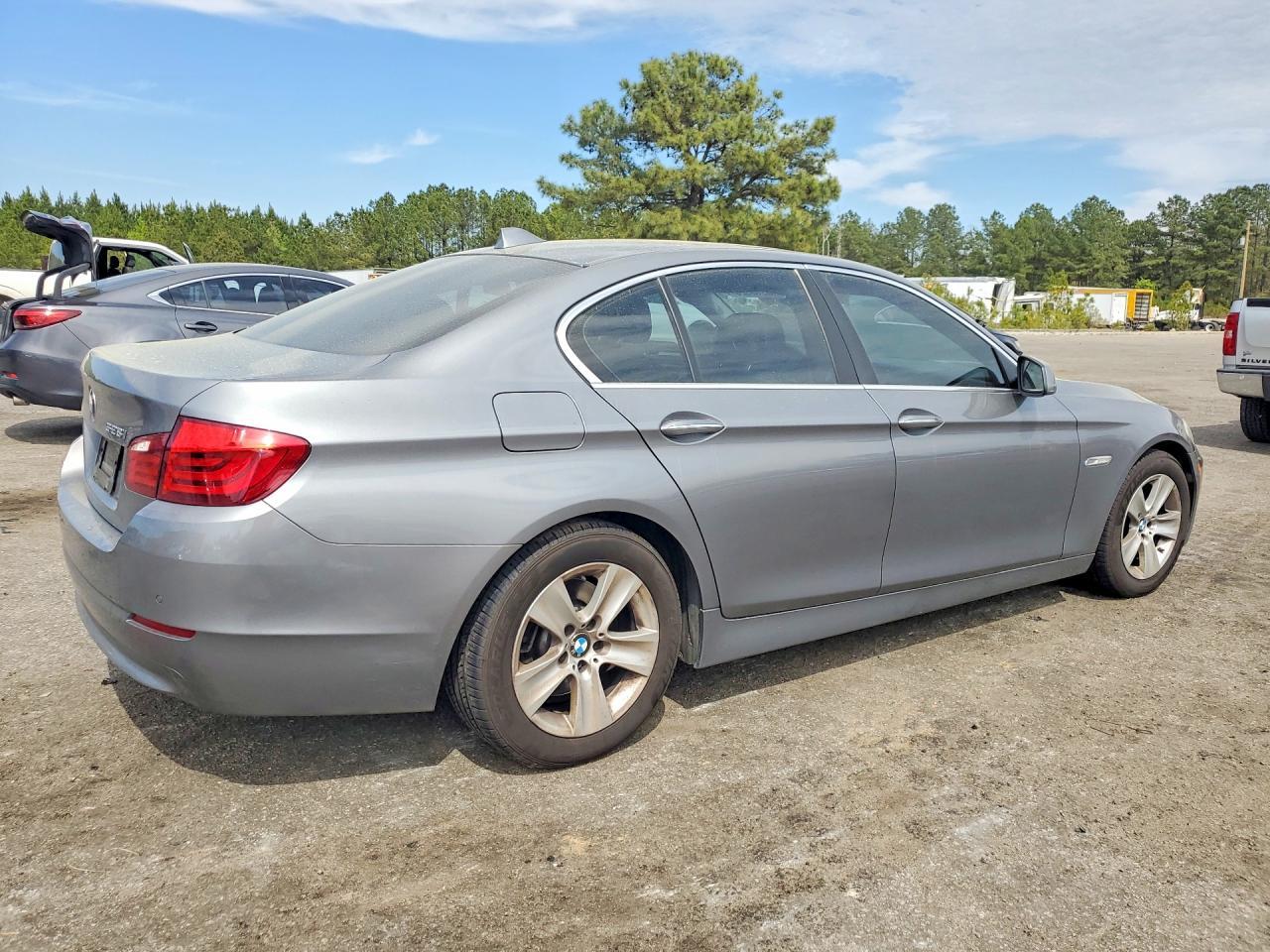 2013 BMW 528 i