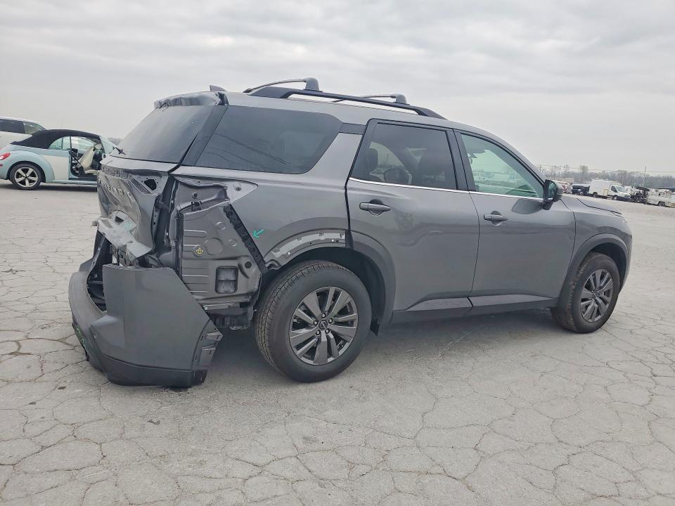 2025 Nissan Pathfinder sv