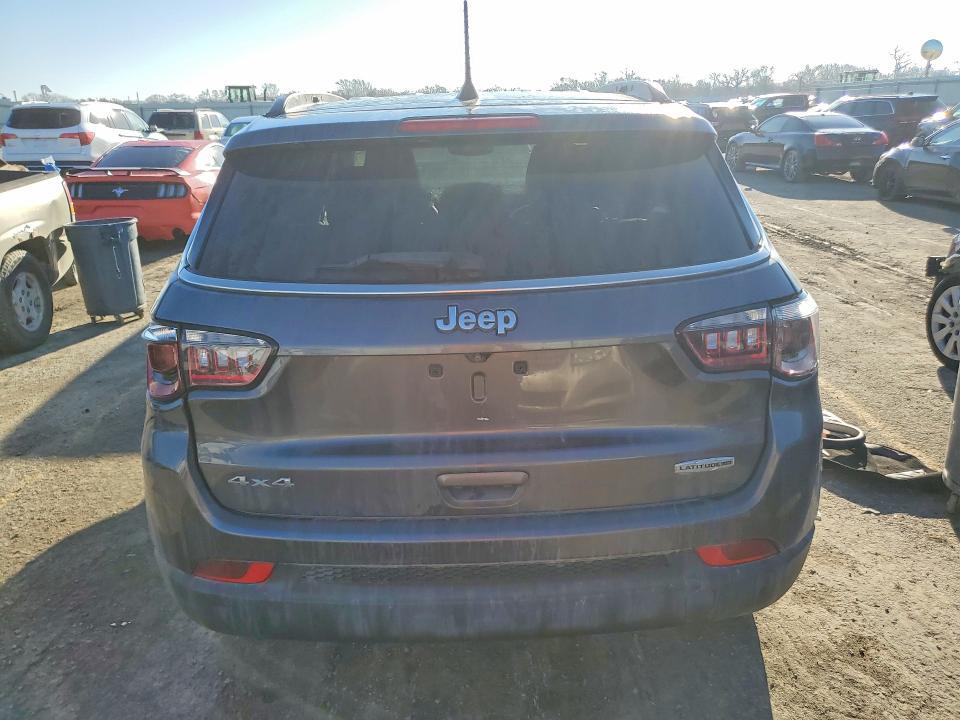 2022 Jeep Compass Latitude LUX