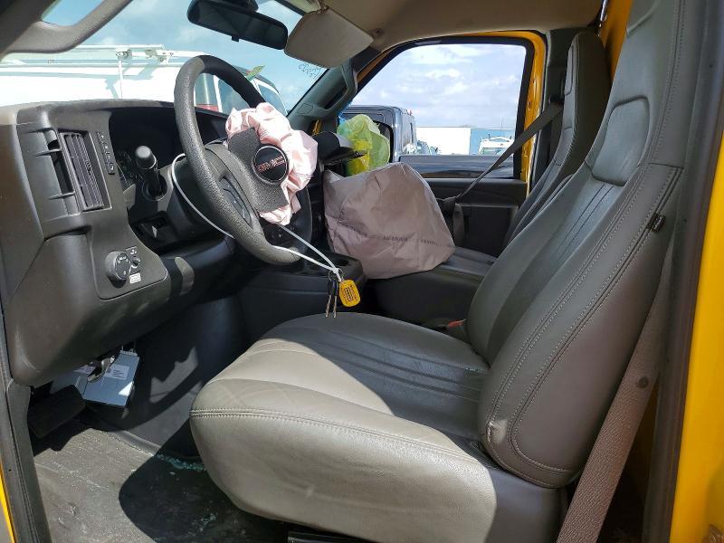 2024 GMC Savana BOX Truck