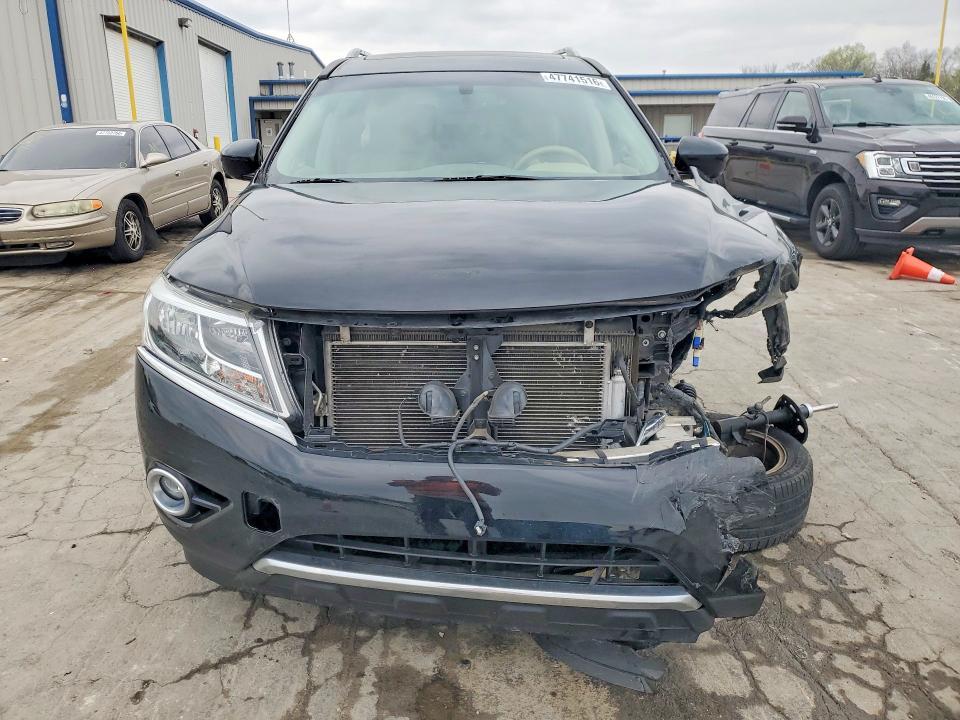 2014 Nissan Pathfinder s