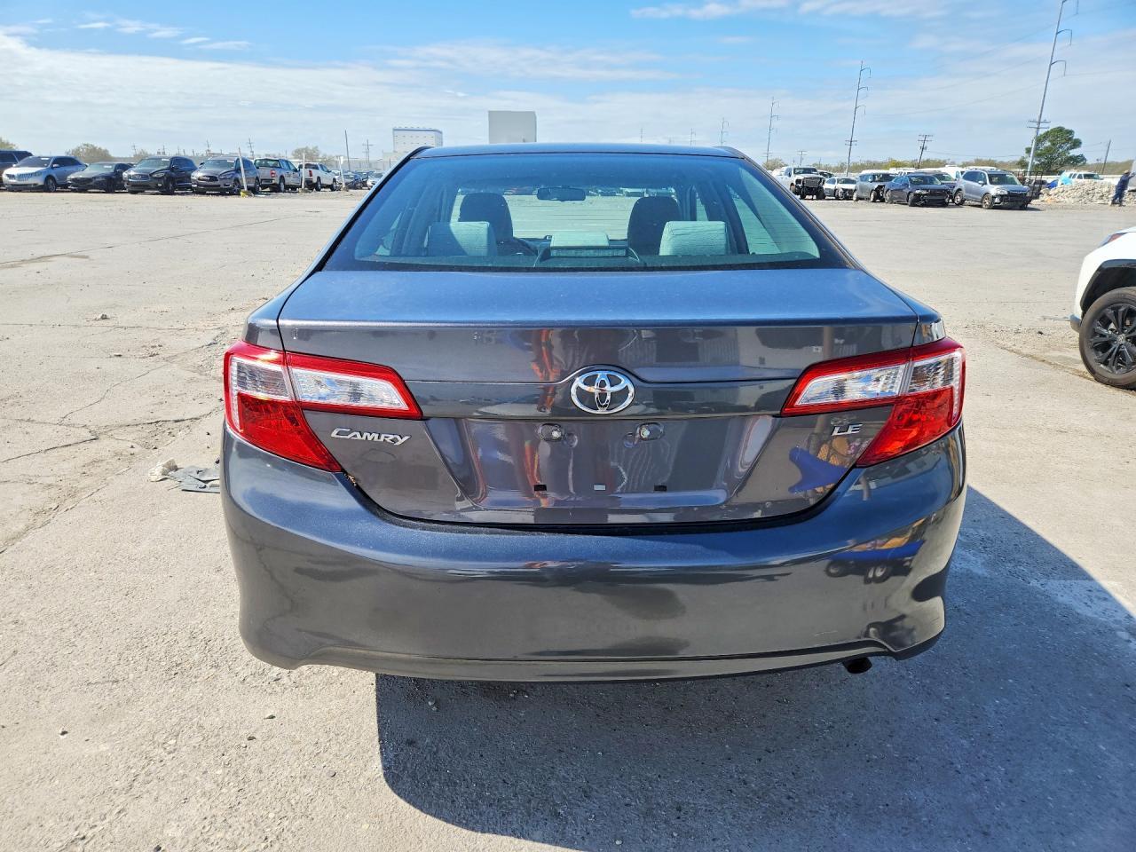 2013 Toyota Camry le
