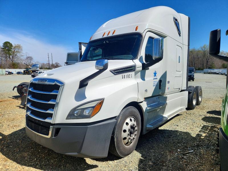 2020 Freightliner Cascadia 126 Semi Truck