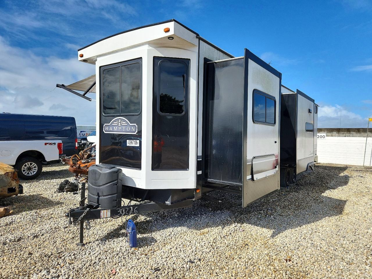 2023 Hampton Camper
