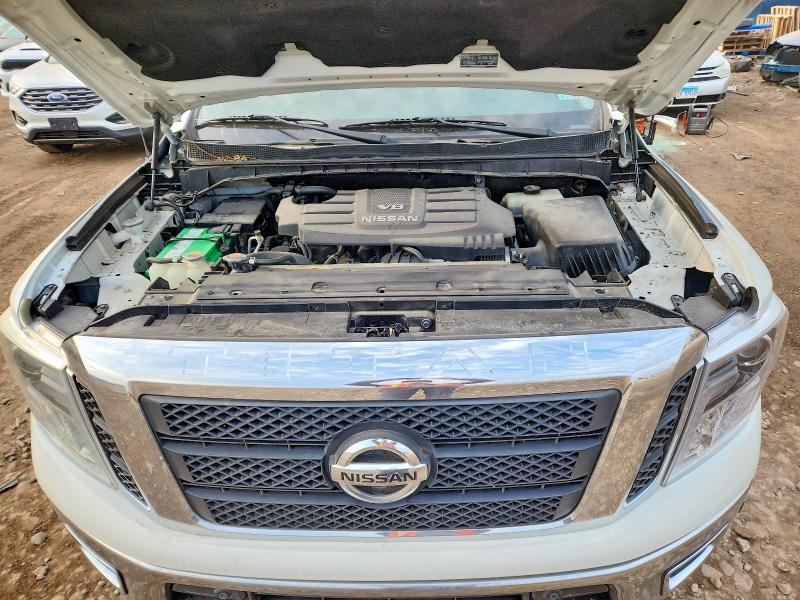 2017 Nissan Titan SL