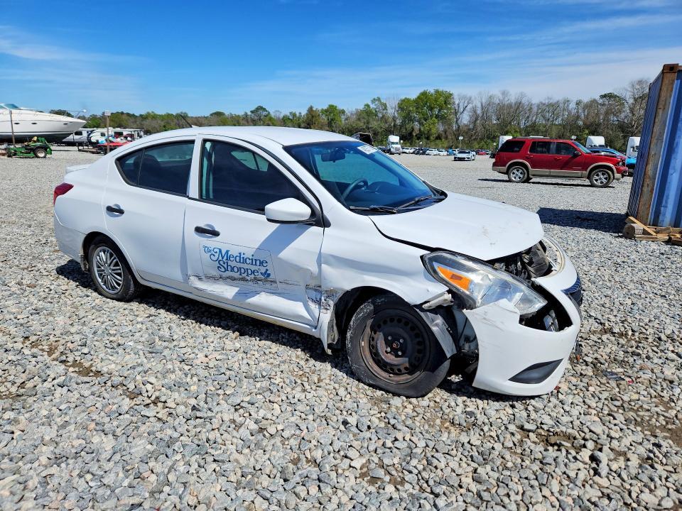 2016 Nissan Versa 1.6 s Plus