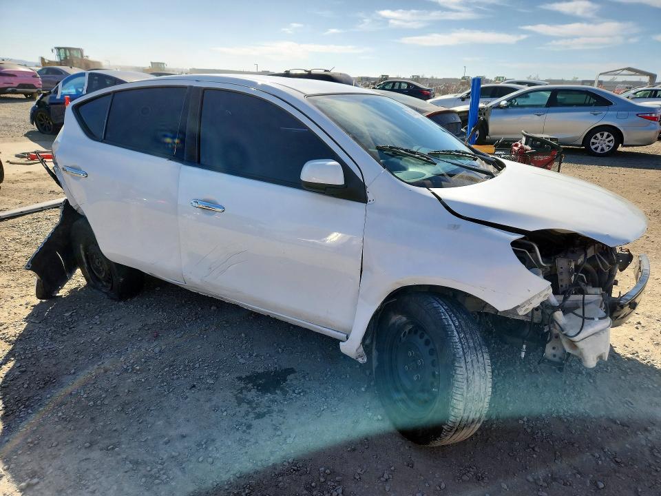 2012 Nissan Versa 1.6 s