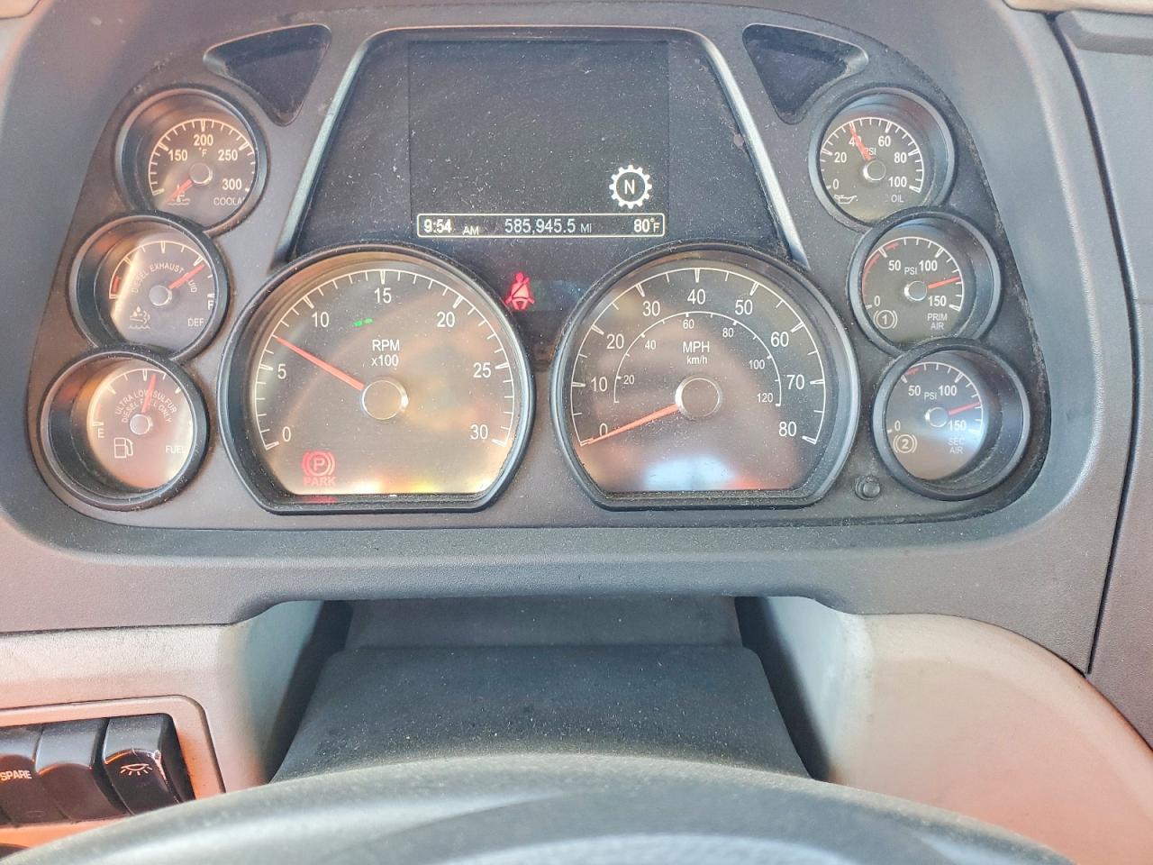 2018 Peterbilt 579 Semi Truck