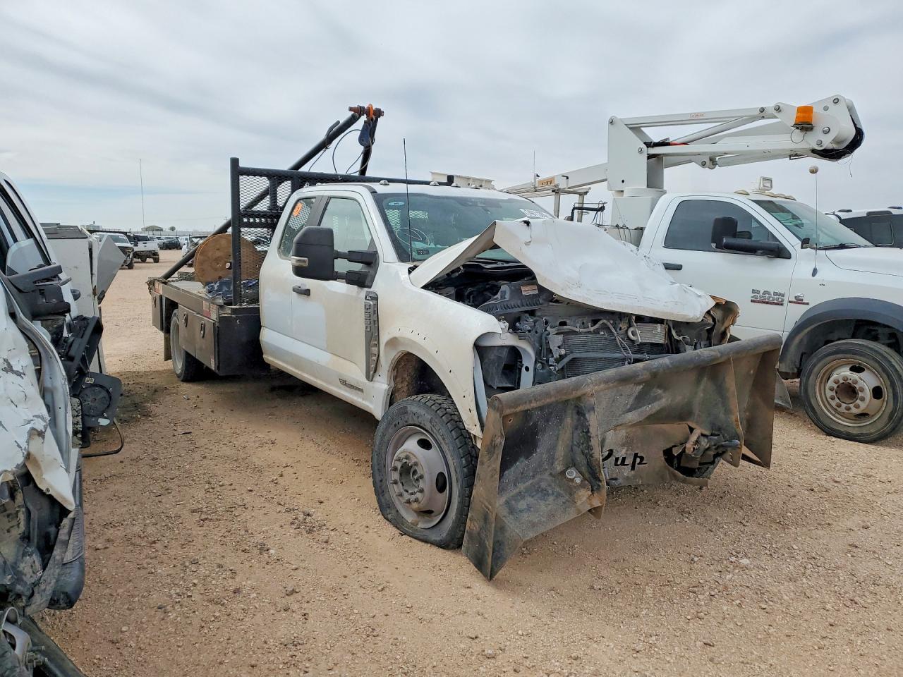 2024 Ford F550 Super Duty Flatbed Truck