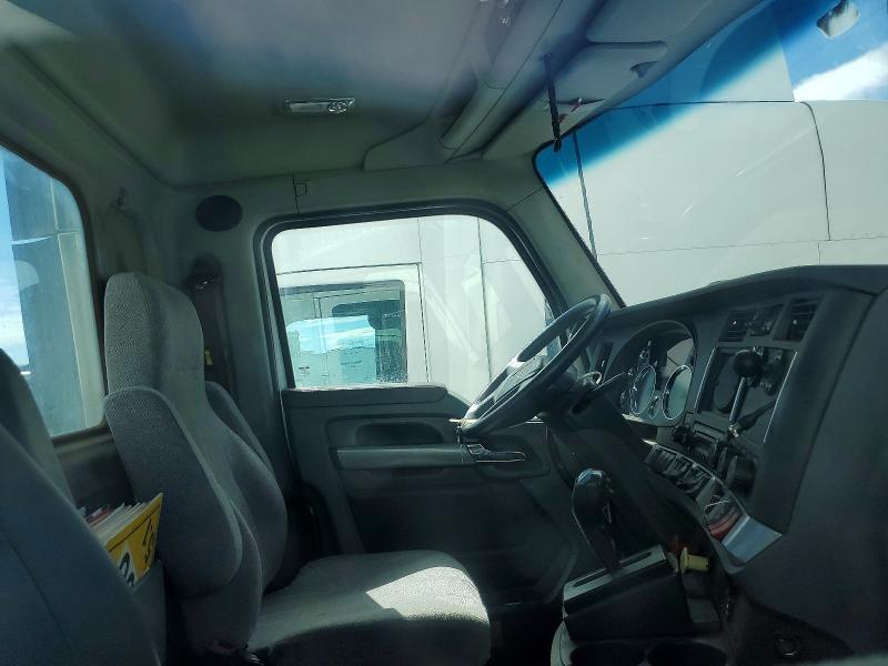2014 Kenworth T680 Semi Truck