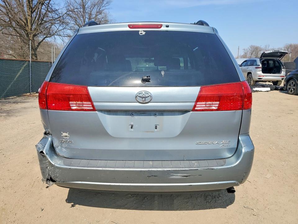 2004 Toyota Sienna xle 7 Passenger