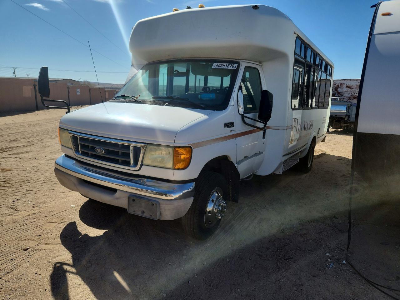 2003 Ford E450 Shuttle Bus