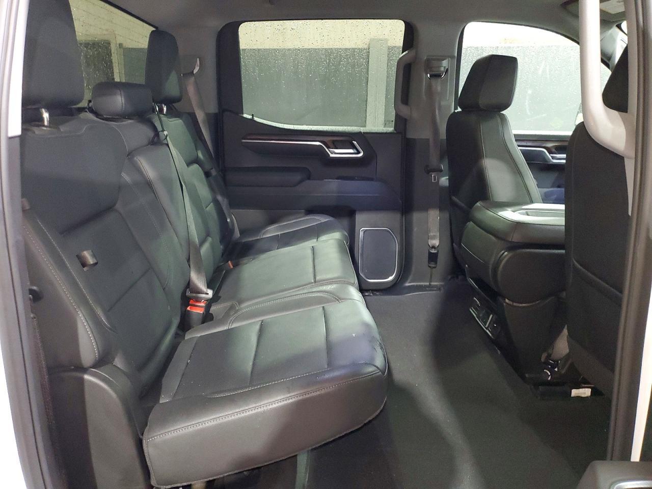 2025 GMC Sierra K1500 SLT