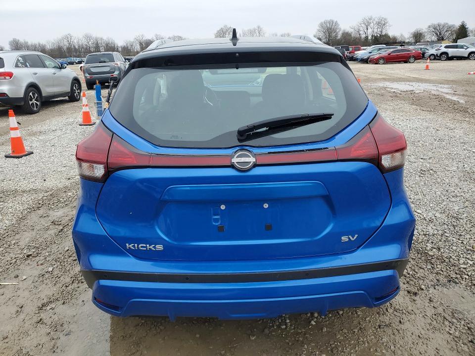 2024 Nissan Kicks sv