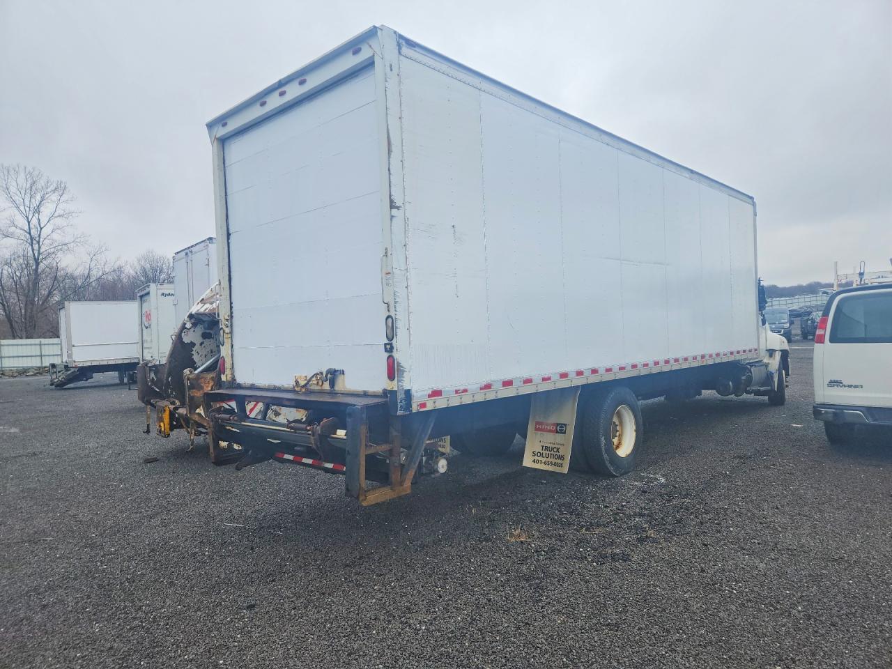 2016 Hino 268 BOX Truck