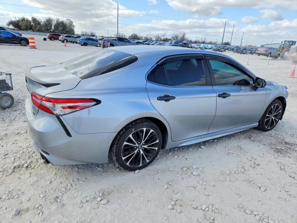 2018 Toyota Camry se