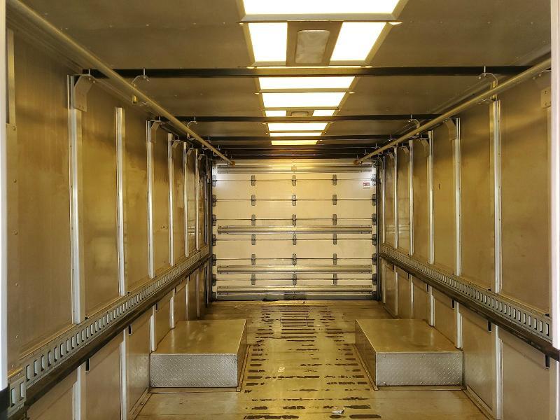 2015 Freightliner Chassis m Line Walk-in van