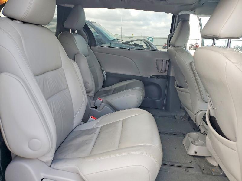 2016 Toyota Sienna xle 7-passenger