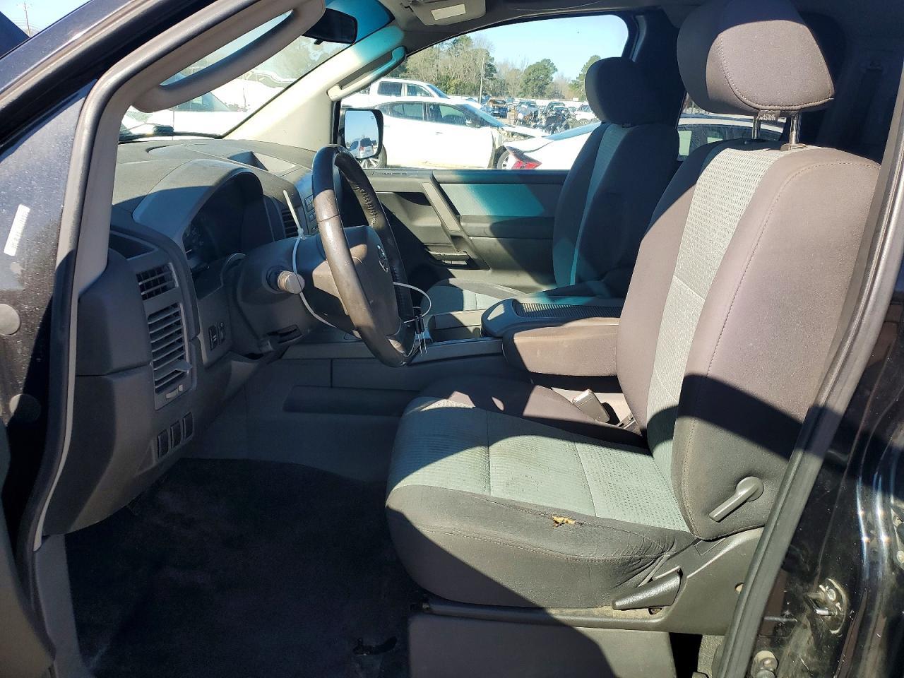 2005 Nissan Titan XE