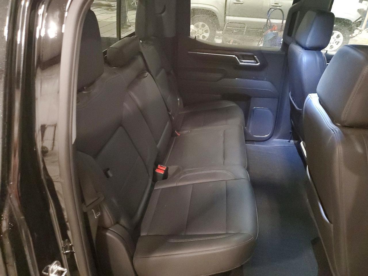 2024 GMC Sierra K1500 SLT