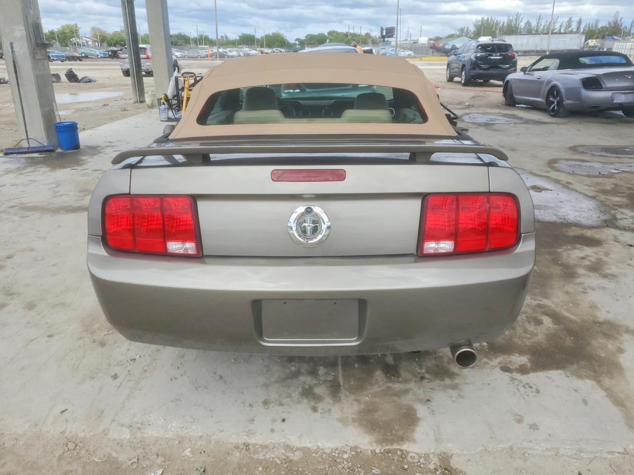 2005 Ford Mustang