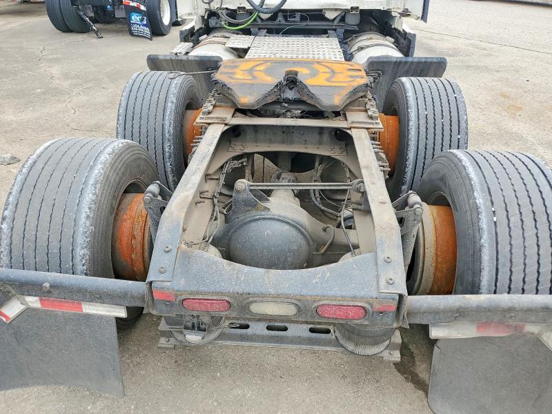 2016 Volvo VN VNL-Semi Truck