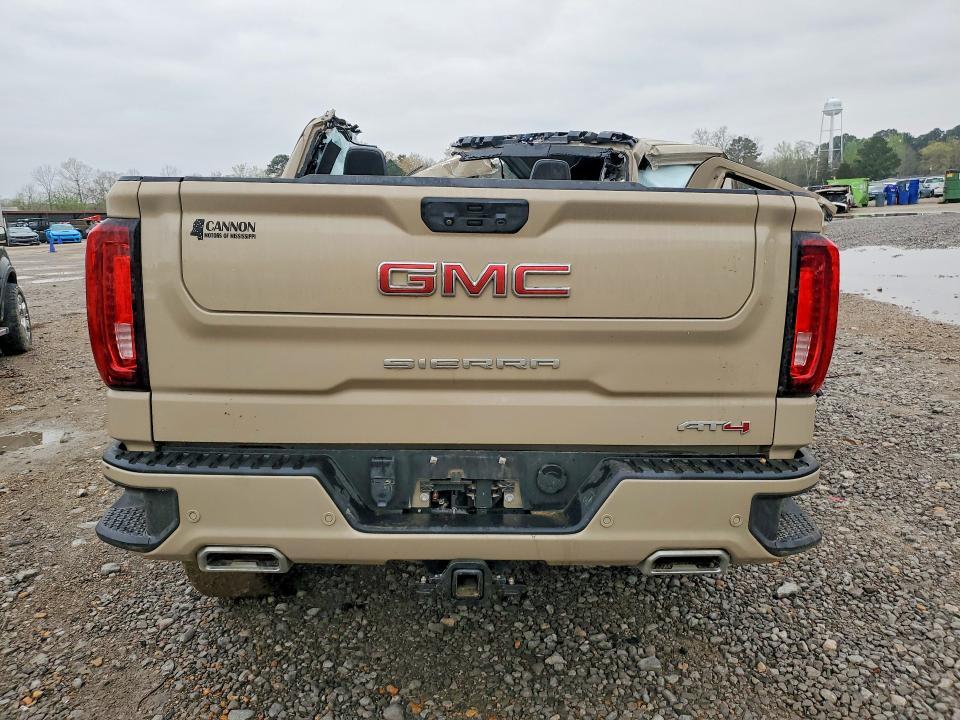 2023 GMC Sierra K1500 AT4