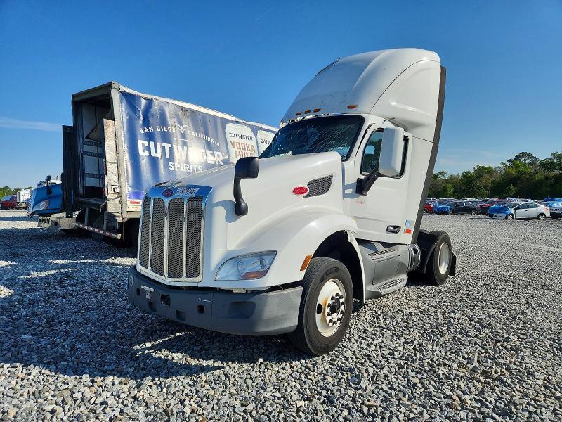 2019 Peterbilt 579 Semi Truck
