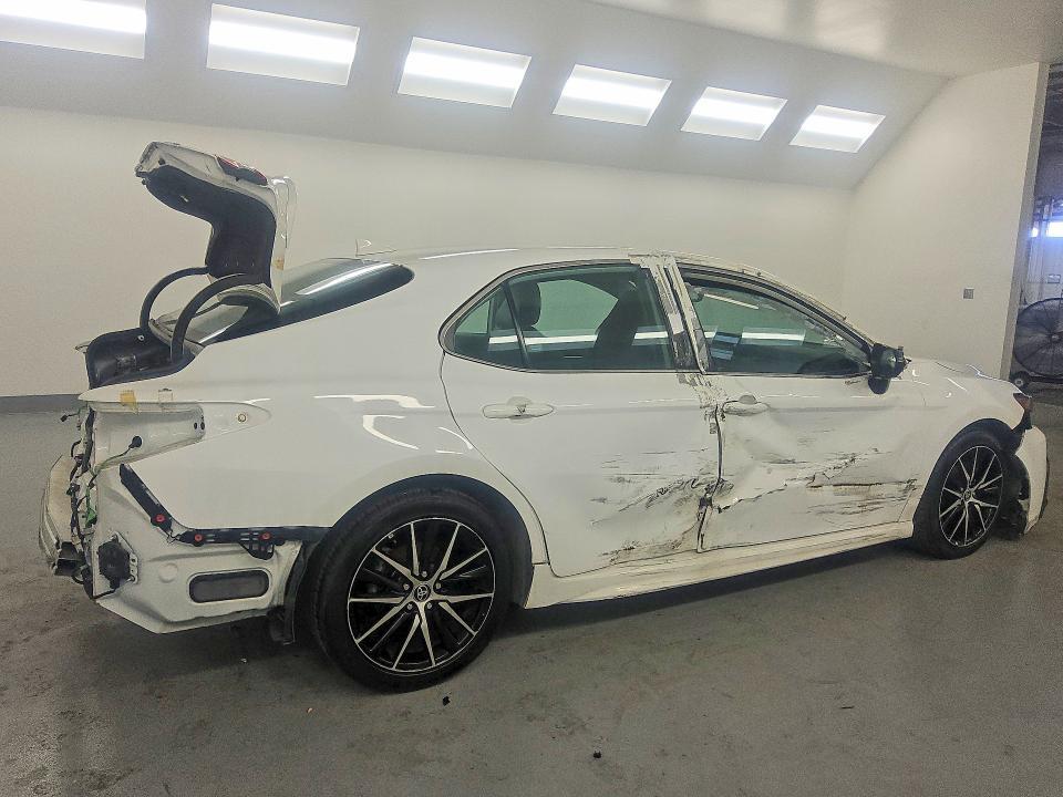 2022 Toyota Camry Hybrid se