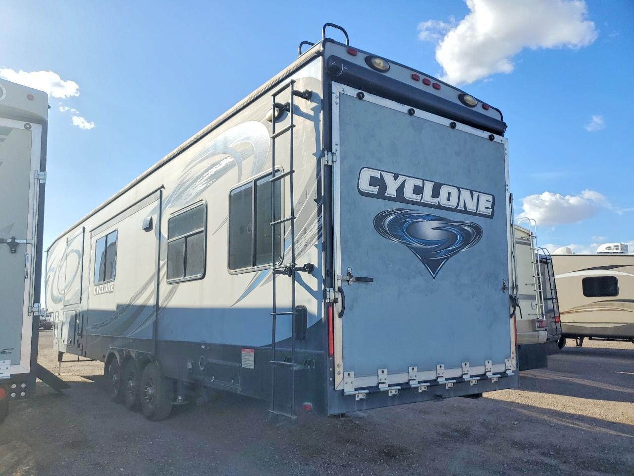 2015 Heartland Rv 2015 Heartland 4150 Cyclone Camper